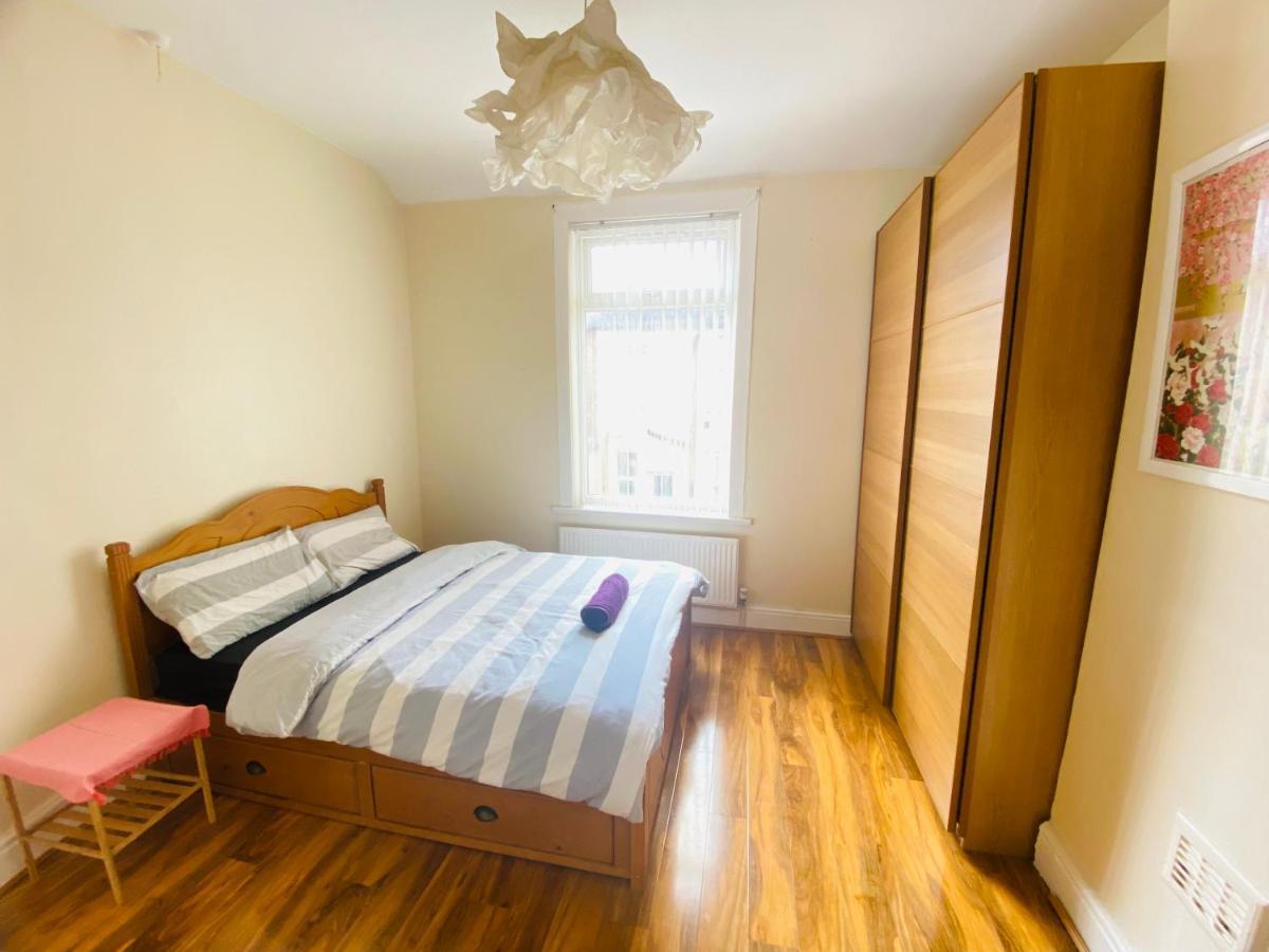 Entire 4 Bedroom House - Ev Point & Free Parking Liverpool Bagian luar foto